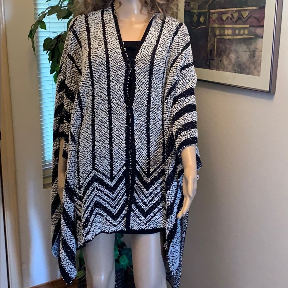 Shawl black/white Sz lg